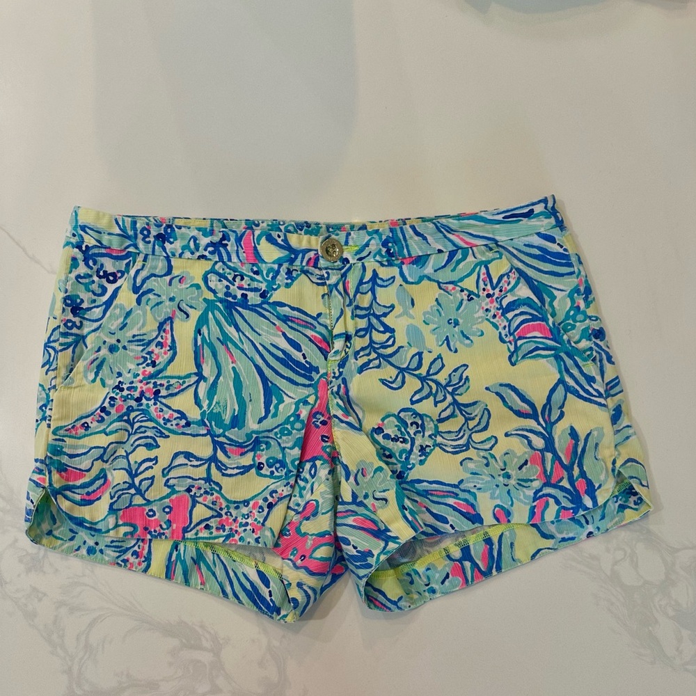 Lilly Pulitzer shorts / size 2